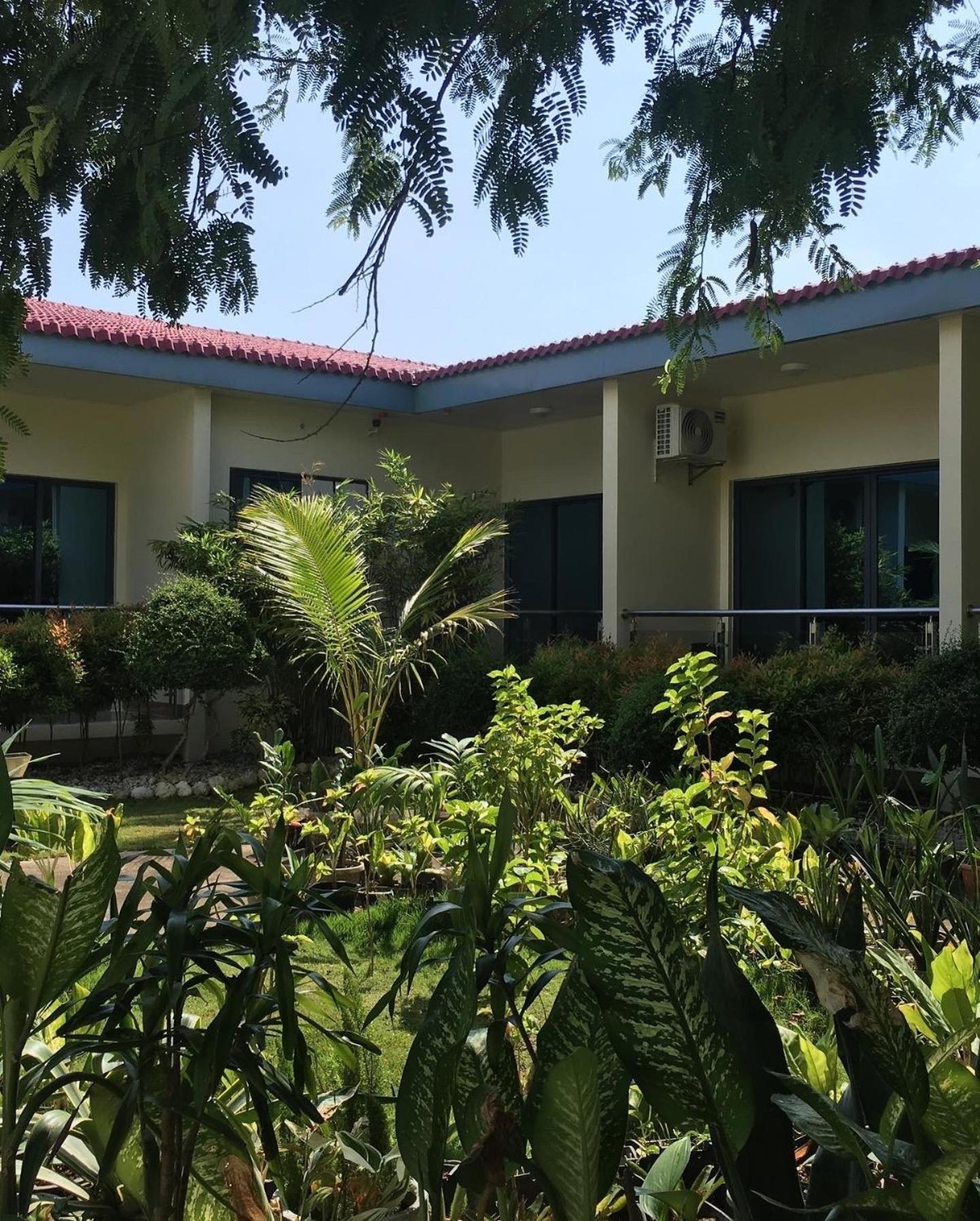 W Golf Resort Oslob Exterior photo